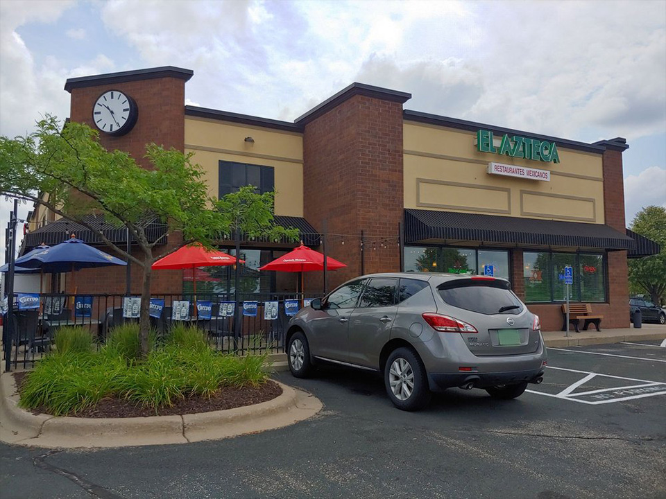 El Azteca Mexican Restaurant in Apple Valley, Minnesota storefront and parking lot